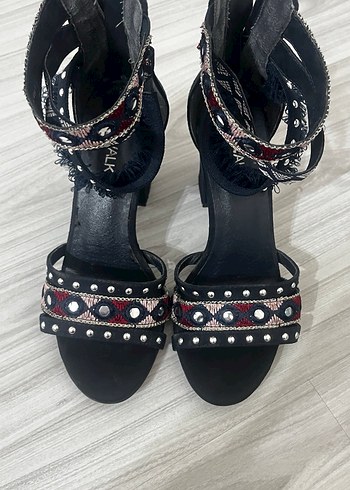 Koyu Lacivert Nakışlı Tokalı Bohem Topuklu Ayakkabı - Görsel 4