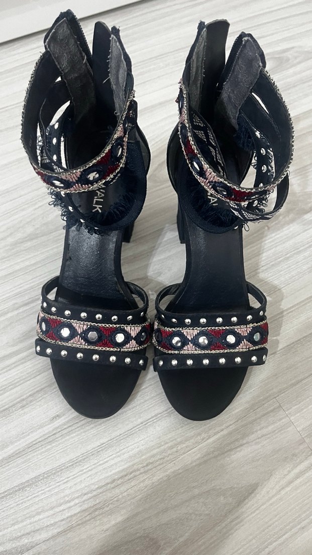 Koyu Lacivert Nakışlı Tokalı Bohem Topuklu Ayakkabı - Görsel 4