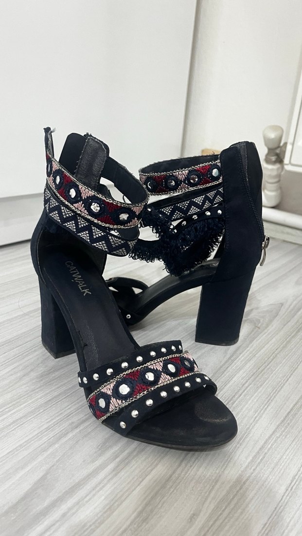 Koyu Lacivert Nakışlı Tokalı Bohem Topuklu Ayakkabı - Görsel 3