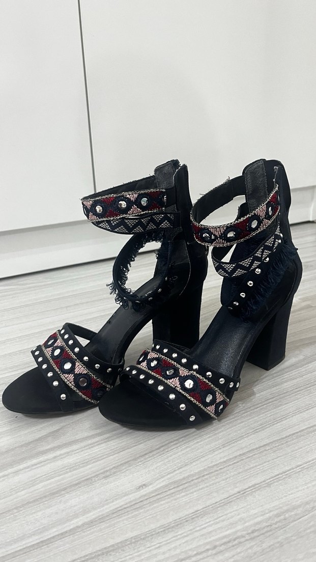 Koyu Lacivert Nakışlı Tokalı Bohem Topuklu Ayakkabı - Görsel 2