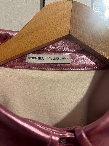 l Beden bershka metalik ceket