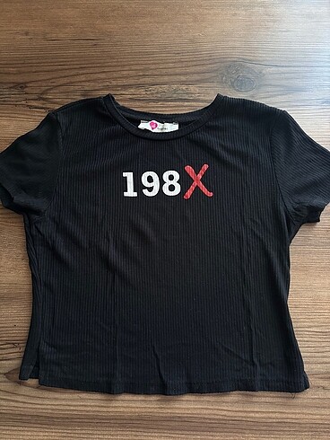 Siyah crop tişört