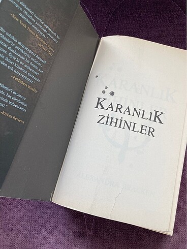 Beden Renk Karanlık Zihinler - Alexandra Bracken