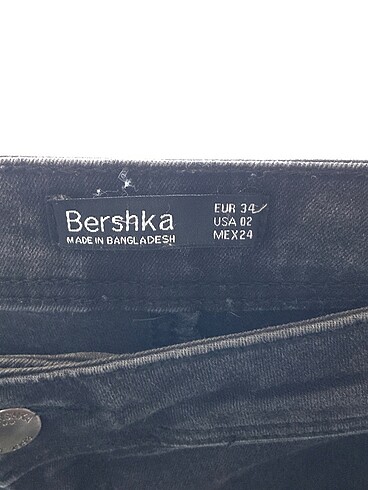 34 Beden siyah Renk Bershka Skinny %70 İndirimli.