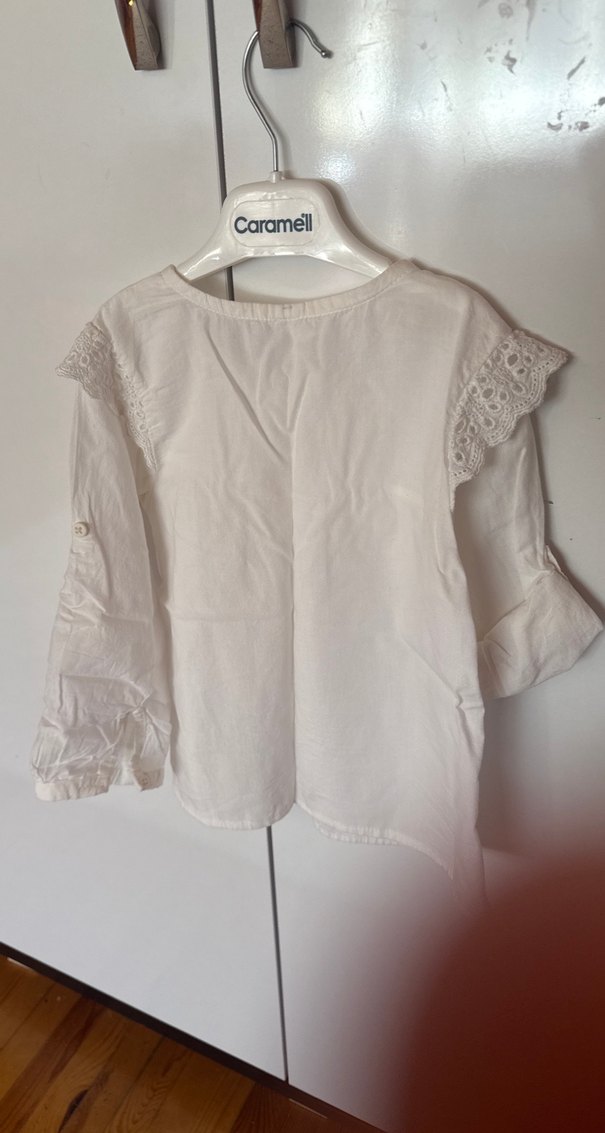 Kız Çocuk Beyaz Düğmeli Keten Gömlek - Görsel 2