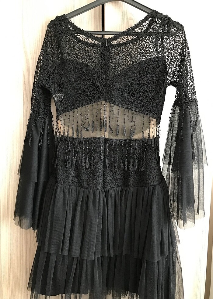 Püskül detaylı kısa elbise - Görsel 4