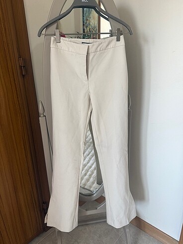 Zara Çok severek kullandığım pantolonum kilo verdiğim için artık olmu