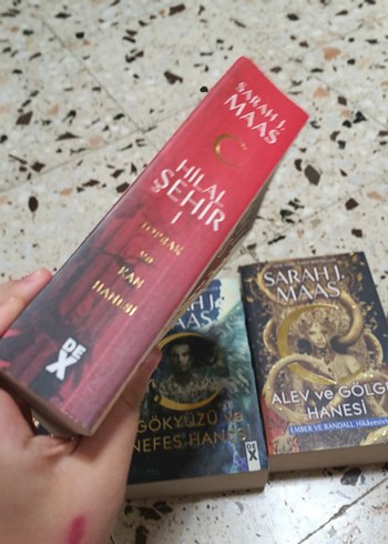  Sarah J. Maas Üçlemesi: Hilal Şehir, Nefes Hanesi, Alev ve Gölge