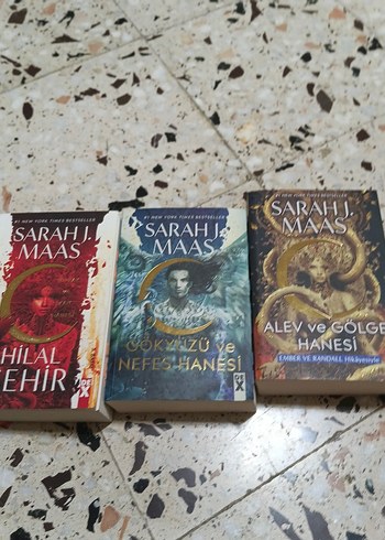 Sarah J. Maas Üçlemesi: Hilal Şehir, Nefes Hanesi, Alev ve Gölge