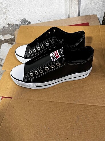 Diğer Converse