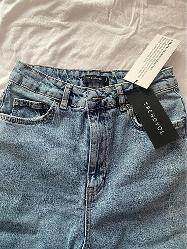 34 Beden mavi Renk ETİKETLİ TRENDYOLMİLLA MAVİ STRAİGHT JEANS
