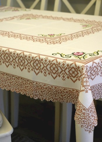 Zara Home İşlemeli latte gül kanaviceli Masa Örtüsü