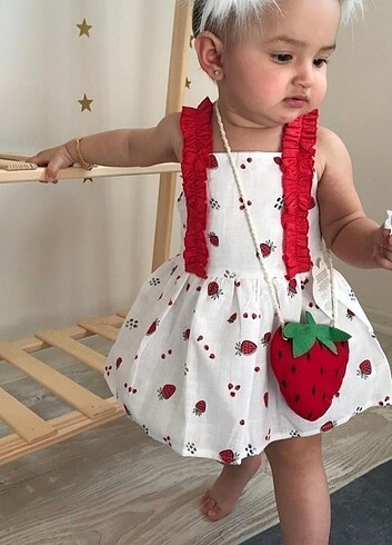 Kız Bebek Çilekli çantalı elbise 6 9 12 ay mevcut. ETIKETLI MAGA
