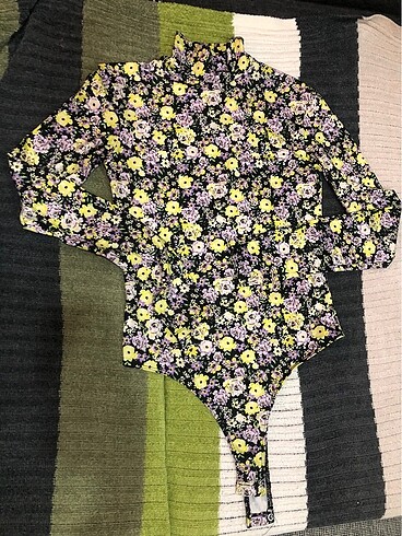 bershka boğazlı çıtçıtlı body