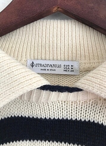 m Beden beyaz Renk Stradivarius yaka detaylı çizgili krem kazak