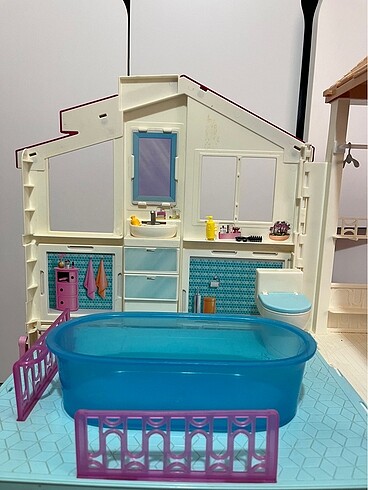 Barbie evi
