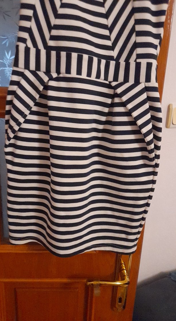 Çizgili V Yakalı Midi Elbise - Görsel 2