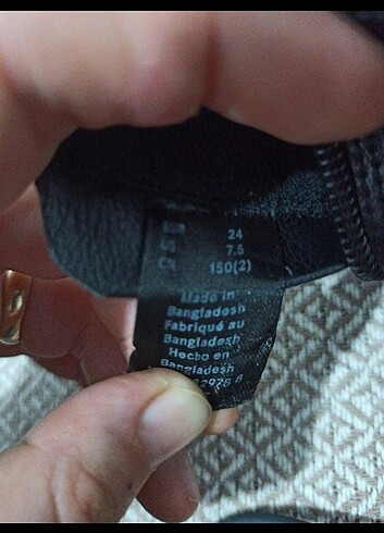 24 Beden Sıcak tutan astarlı H&M siyah bot