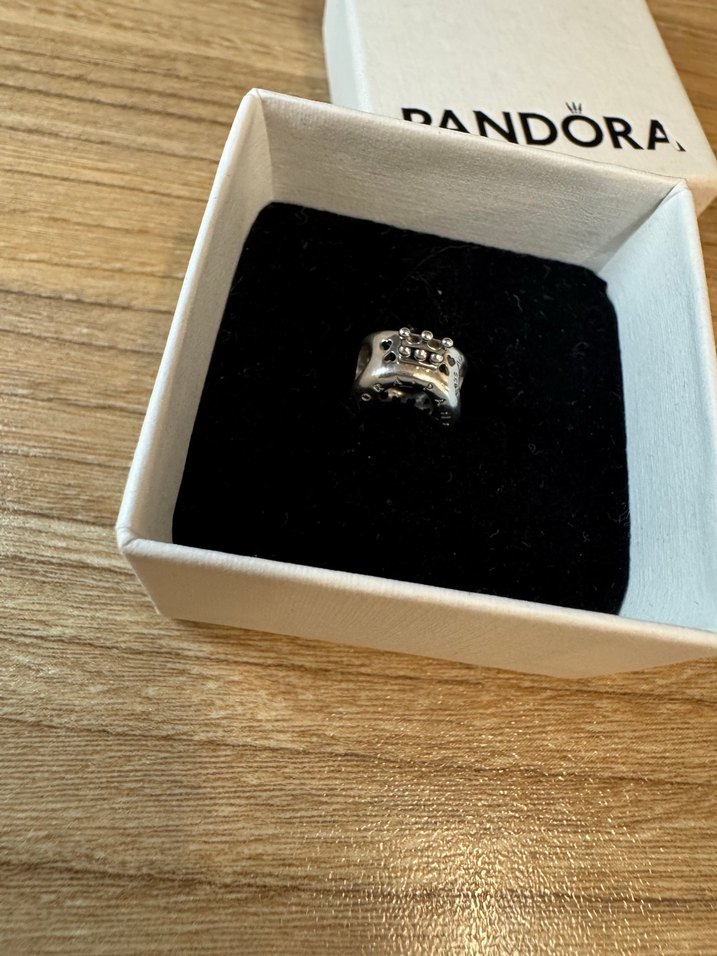 Pandora O Taç Charm - Görsel 4