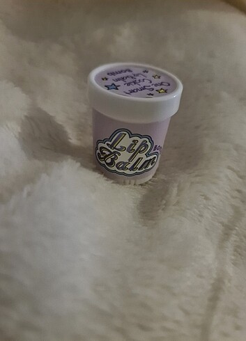 Beden Lola Bomb dudak balm cookie