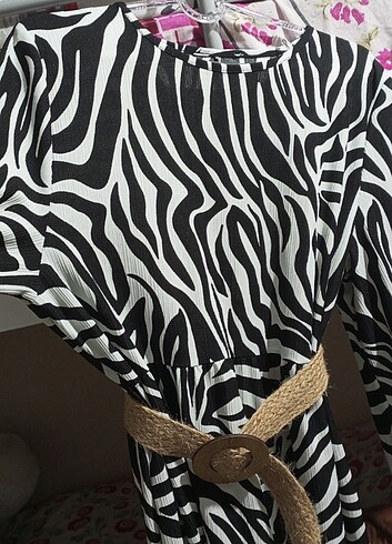 46 Beden çeşitli Renk Zebra tesettür elbise hasır kemerli 