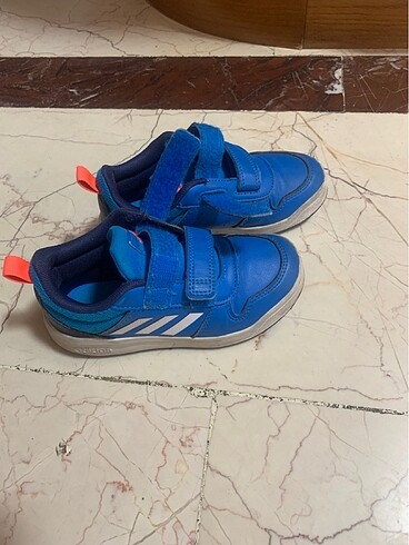 Erkek çocuk Adidas spor ayakkabı