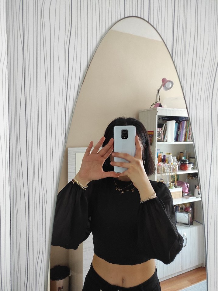 Siyah Yüksek Yakalı Uzun Kollu Kadın Bluz - Görsel 4