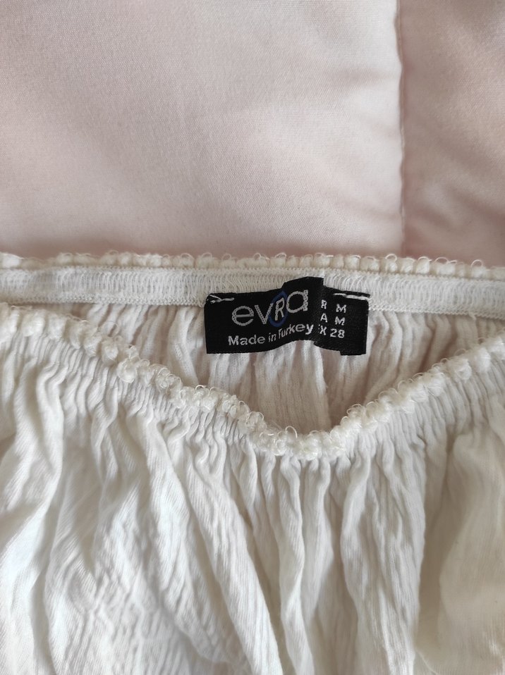 Kısa Kollu Beyaz Keten Bluz - Görsel 3