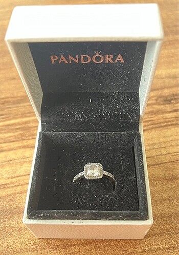 Pandora yüzük