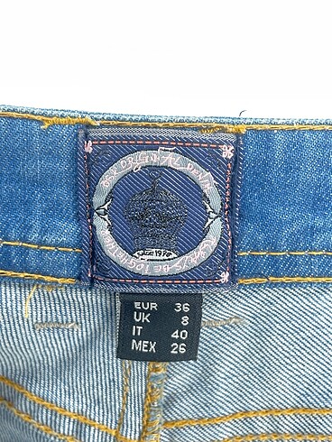 36 Beden mavi Renk Bershka Mini Şort %70 İndirimli.