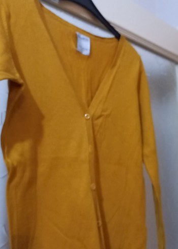 Sarı Düğmeli V Yaka Kadın Hırka - Görsel 3