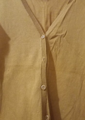 Sarı Düğmeli V Yaka Kadın Hırka - Görsel 2