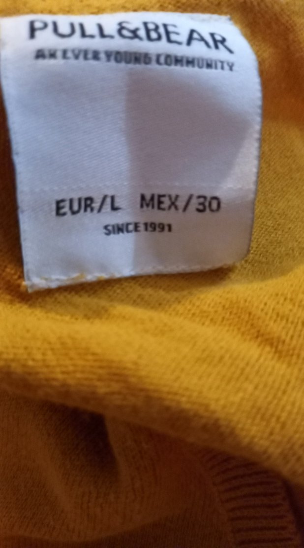 Sarı Düğmeli V Yaka Kadın Hırka - Görsel 5