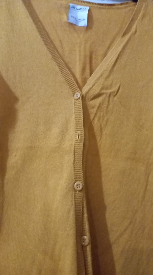 Sarı Düğmeli V Yaka Kadın Hırka - Görsel 2