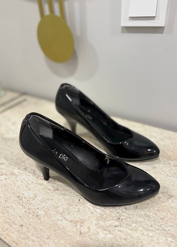 Zara Sik Siyah Topuklu Ayakkabi