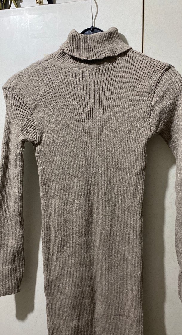 Bej Yüksek Yakalı Triko Uzun Elbise - Görsel 2