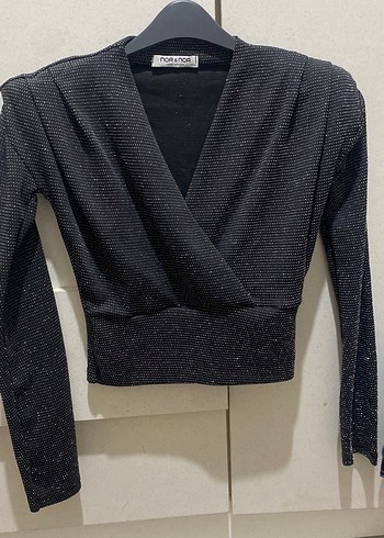 V Yaka Siyah Düğmeli Kadın Bluz - Görsel 4