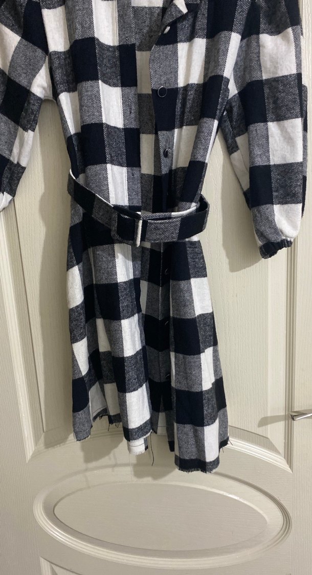 Kadın Gri Kareli Kemerli Midi Gömlek - Görsel 4