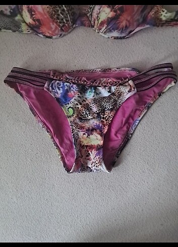 36 Beden çeşitli Renk Bonesta marka bikini
