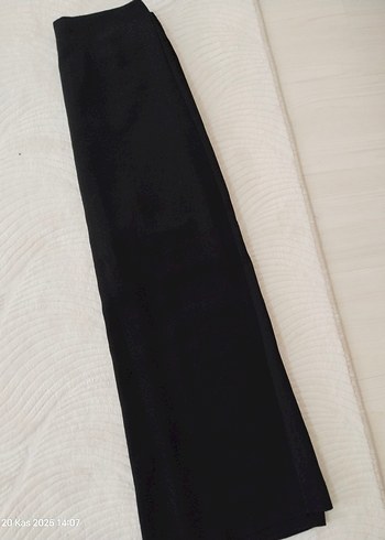 Siyah Piliseli Uzun Kollu Uzun Elbise - Görsel 2