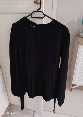 Siyah Piliseli Uzun Kollu Uzun Elbise - Görsel 3