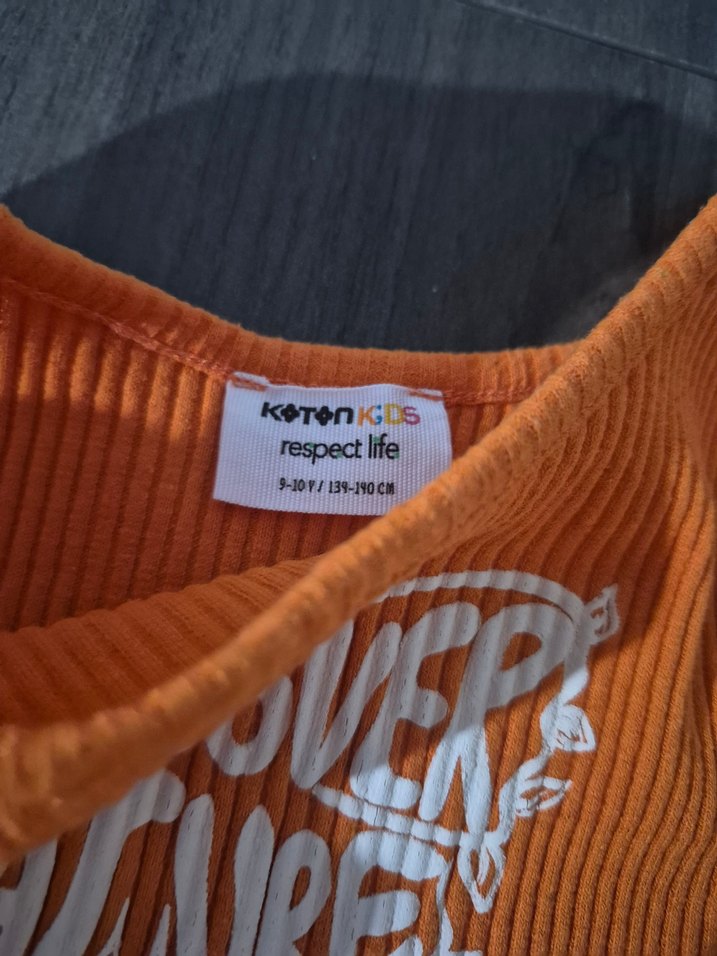 Kızlar İçin Turuncu Askısız Üst ve Siyah Rahat Pantolon - Görsel 3