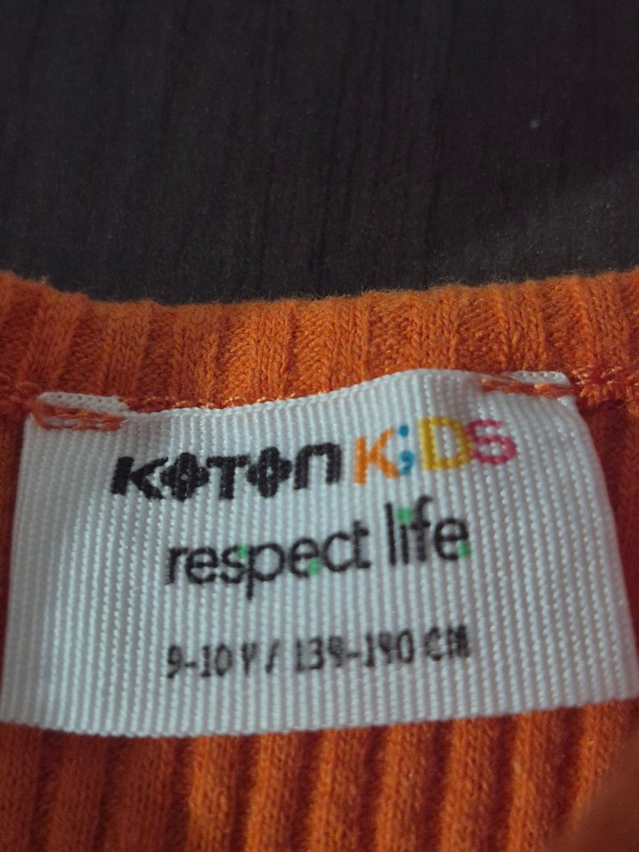 Kızlar İçin Turuncu Askısız Üst ve Siyah Rahat Pantolon - Görsel 5