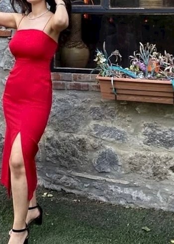 Trendyol & Milla Kırmızı Parlak Straplez Uzun Elbise