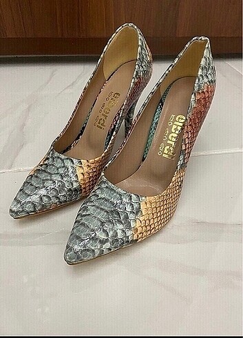 39 Beden Stiletto