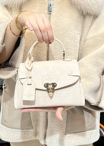 Kadın Siyah Deri Tokalı El Çantası - Görsel 3