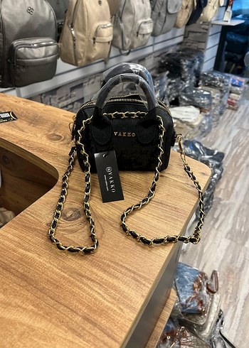 Zincir Detaylı Siyah Yılan Desenli Deri Çanta - Görsel 3