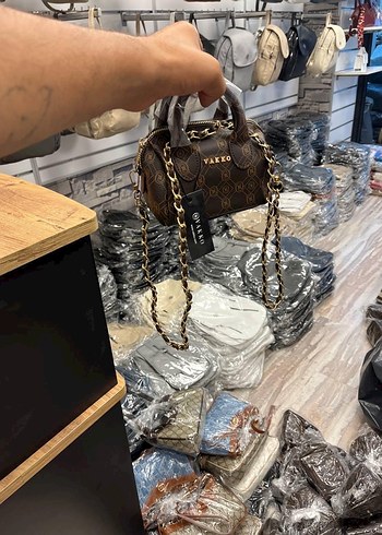 Zincir Detaylı Siyah Yılan Desenli Deri Çanta - Görsel 2