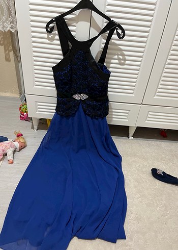 Siyah Dantel Detaylı Mavi Straplez Uzun Elbise bi kere giydim - Görsel 5
