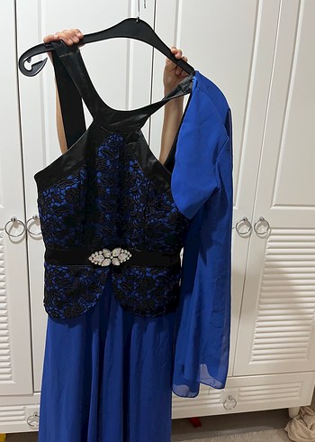 Siyah Dantel Detaylı Mavi Straplez Uzun Elbise bi kere giydim - Görsel 2
